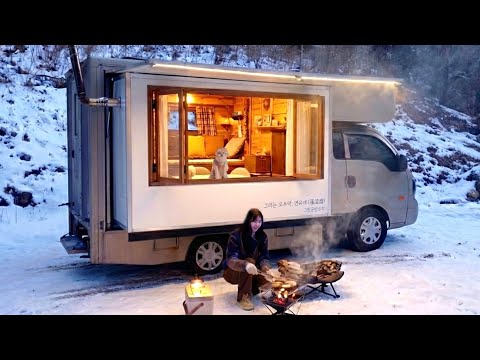 ❄️차가운 겨울숲속, 트럭 오두막에서 강아지와 화목난로 소리 들으며 아늑한 차박캠핑 | 붓소리, 장작소리 ASMR