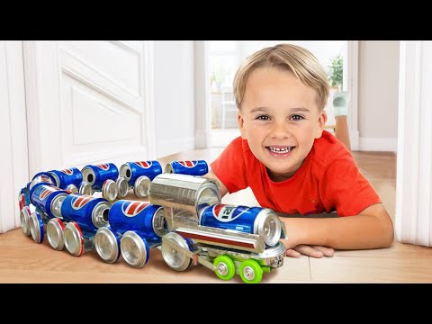 Çocuklar geri dönüştürülebilir malzemeleri oyuncaklara dönüştürmeyi öğreniyor