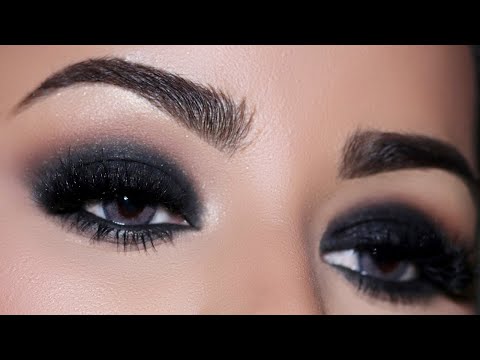 How to: STEP-BY-STEP PERFECT BLACK SMOKEY EYE TUTORIAL FOR BEGINNERS | Tips & Tricks