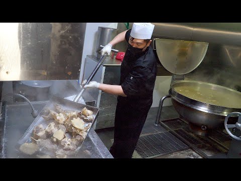 압도적인 가스 가마솥! 푹 고아 만든 우유같은 곰탕과 깍두기김치(자가제면) / Ox bone soup (Gomtang)