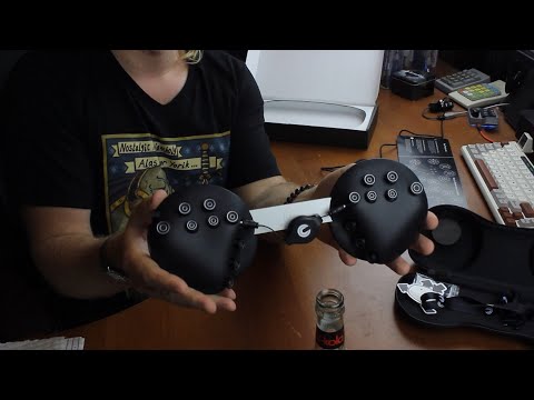 Unboxing a Charachorder CC2 keyboard!