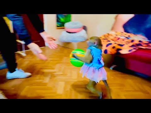 Lyuska WALKS like a human ON TWO LEGS and plays football with Vlad!