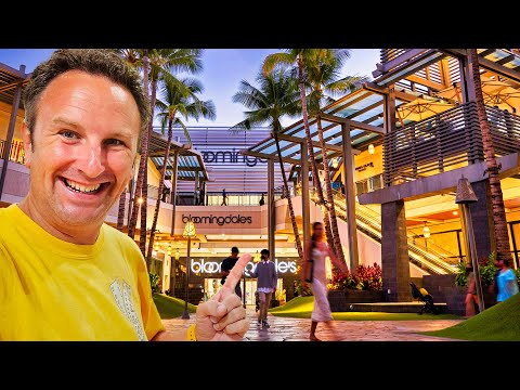 Inside HAWAII'S LARGEST SHOPPING MALL: Ala Moana Center