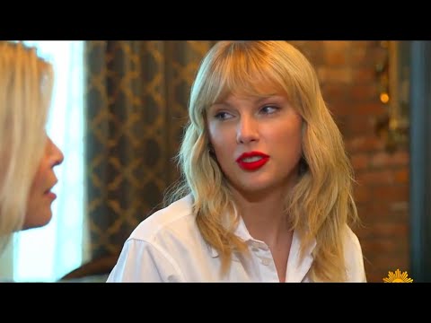 Taylor Swift flirting with women (part 2)