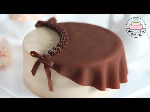 Now, it's time to dress up the cake. No Fondant, No Modeling chocolate