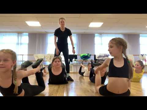 Открытый урок по хореографии (разминка)