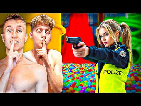 Eine NACHT HEIMLICH im SPIELEPARADIES übernachten! 😱 (Polizei kommt..)