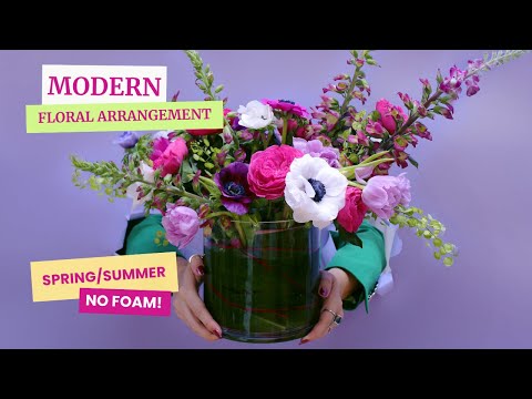 Modern Spring/Summer Floral Arrangement (No Foam!) | BloomNation x Florabundance