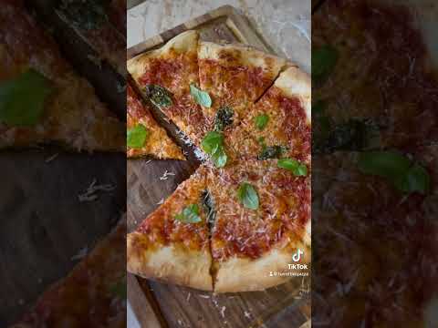 How’s the crisp? #pizza