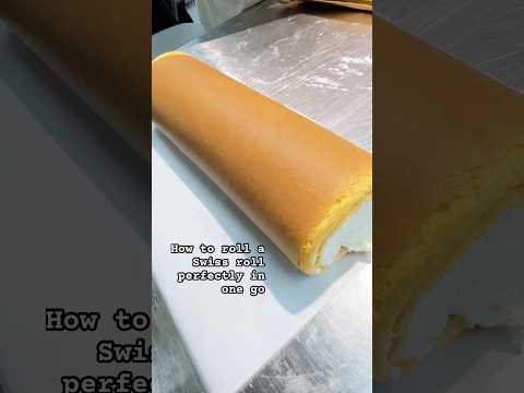 如何完美,動作簡單流暢地捲一條蛋糕卷?How to roll a Swiss roll perfectly in one go#cakeroll #蛋糕卷