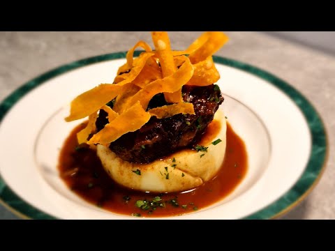 SLOW COOKED BEEF CHEEKS WITH RED WINE