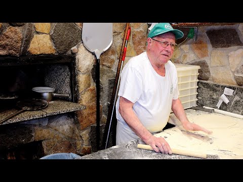 The Oldest Pizza Chef in Italy is in Rome and his name is Francesco