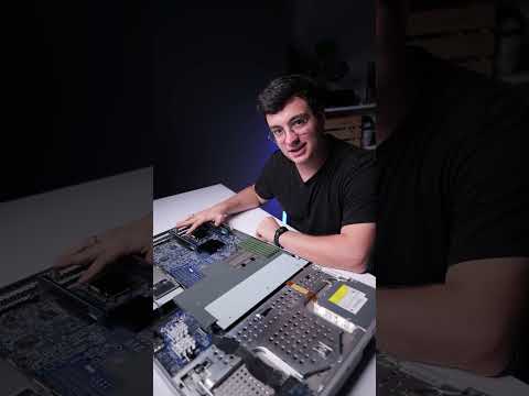 Kupiłem dziwny komputer Apple, który jest serwerem! #shorts #apple #xserve