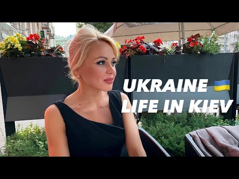 Ukraine 🇺🇦Life in Kiev. February 12, 2026. The Streets of Kiev, Ukraine. Streets Scenes.