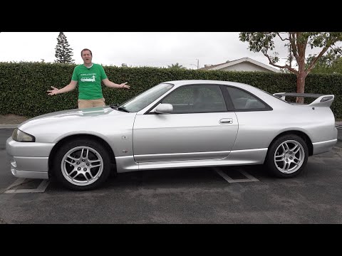 The R33 Nissan Skyline GT-R Is a Japanese Sports Car Icon