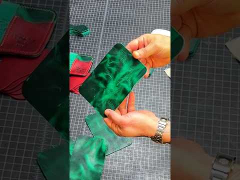 That green Horween leather and that pull up !!!