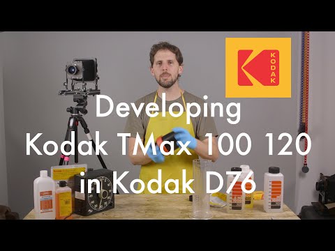 Developing Kodak TMax 100 120 with D76 Stock || Developing with Nico