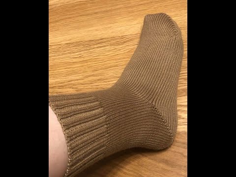 Носочки на двух фонтурах круговым вязанием от резинки