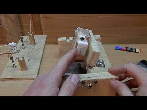 Homemade arrow fletching jig