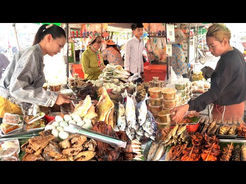 Best Inside Place! Popular Cambodian Street Food Tour - Walking at Boeung Trabek Market, Phnom Penh