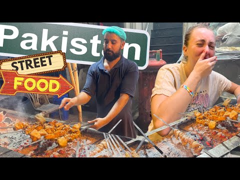 Intense Night at Pakistan's Wildest Street Food Market 🇵🇰
