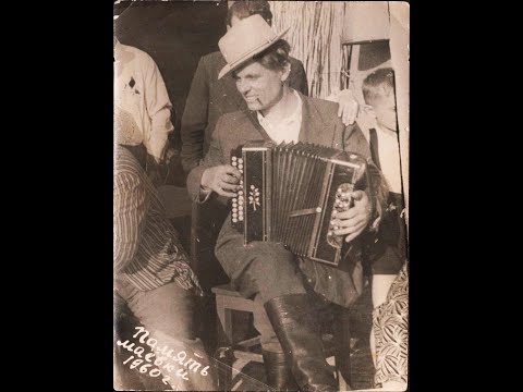 "А в садочке при долине". Поют Алевтина Токарева и Андрей Гольский.