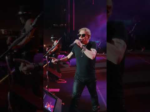 A night we’ll never forget. Thank you Istanbul! Until next time. #gunsnroses