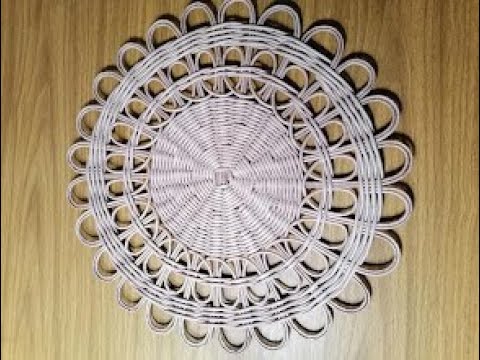 Ажурная сервировочная салфетка. Плетение из бум. лозы.