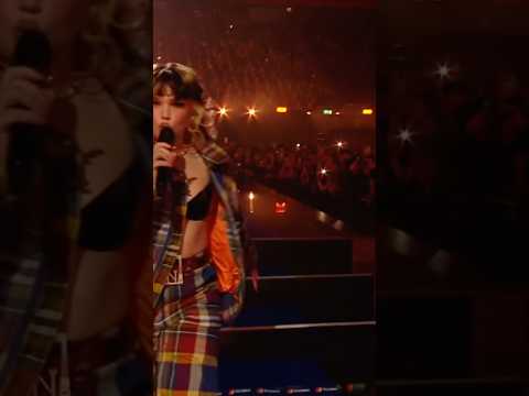 BRITS BABYYY check my walk 💅🏽