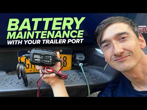Maintaining a battery through a trailer connector