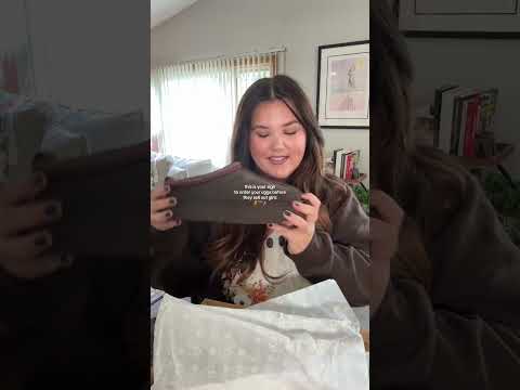 ugg szn 🧸🤎 #unboxing #unboxingvideo #uggs #uggslippers #uggseason #shorts #foryou #unboxwithme