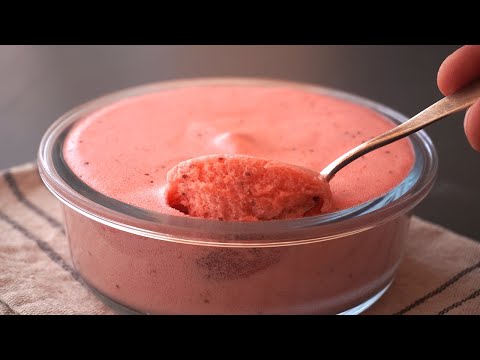 3-Ingredient Airy Strawberry Dessert Recipe (SO GOOD!)