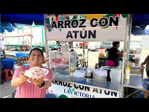 Street food outside the wholesale market! Tuna rice, fried fish, and fried chicken 🔥