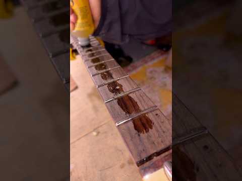 The rosewood fretboard looks awesome with stainless steel frets