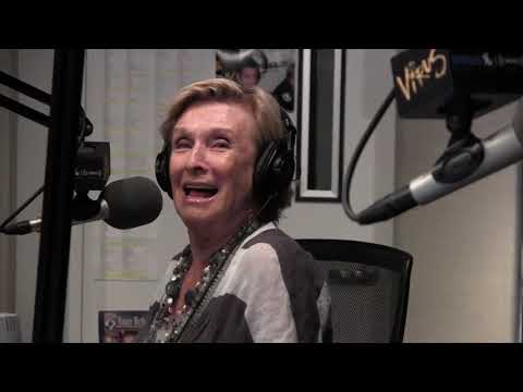 Cloris Leachman & Gerard Butler (Full Interview)