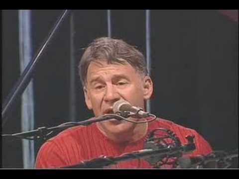 Stephen Schwartz Performs "Corner of the Sky"