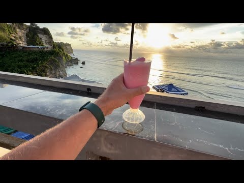 Беженец🇮🇩Бали. МОЛОЧНАЯ РУЛЕТКА. СНОВА-БАЛИЙСКАЯ ШАРА. ПОКУПАЮ КЕПКУ БРАТУ. ЕЩЕ ОДНО МОДНОЕ МЕСТО. 