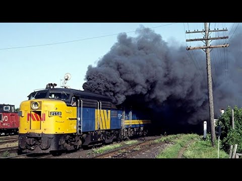 Crazy COLD STARTING UP DIESEL LOCOMOTIVE Engines and Smoke 2