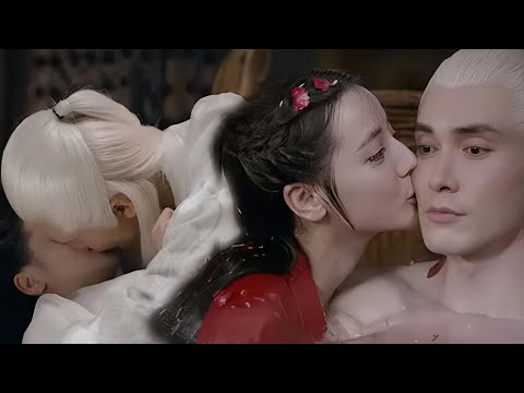emperor pulls fengjiu into bath tub, and they finally consummate their marriage