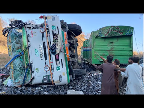 Destroyed 22-Wheeler Truck Restored from Scrap - Unbelievable Repair!