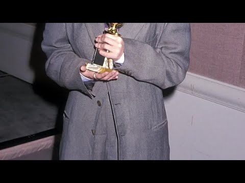 Julia Roberts On *That* Iconic Armani Suit