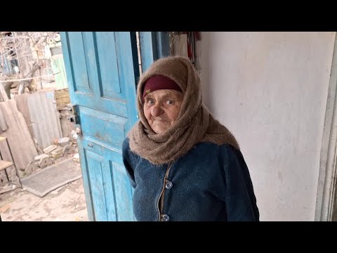 Мариуполь Бабуля в шоке "такого мне не дарили никогда"