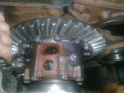 Adjusting the bevel gear of the main differential pair of the MTZ