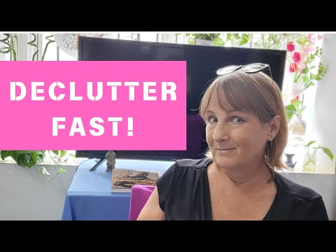 How I decluttered & downsized my entire life in 30 days before my big move! (The Next Chapter)