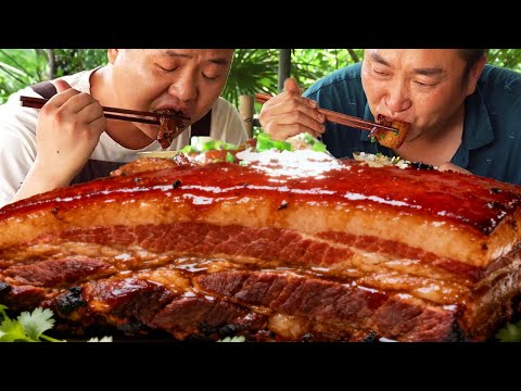 8斤豬肉，二弟做“把子肉”，肥而不膩，一整片嗦著吃，過癮！ 【鐵鍋視頻】