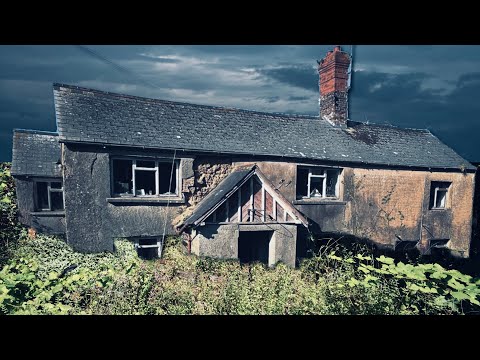 We Found an Abandoned House Hidden Down a Country Track - DO NOT ENTER!