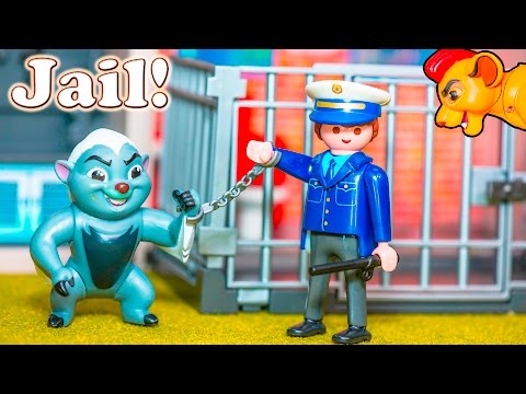 Lion Guard Bunga Goes Away Toys Video Parody