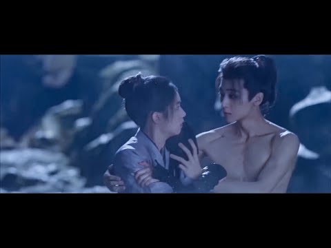 女將軍被迫與全軍共浴，當她脫下戰甲的那一刻… 全軍傻眼！ 😱「本王…是女人？！#周也  #锦月如歌