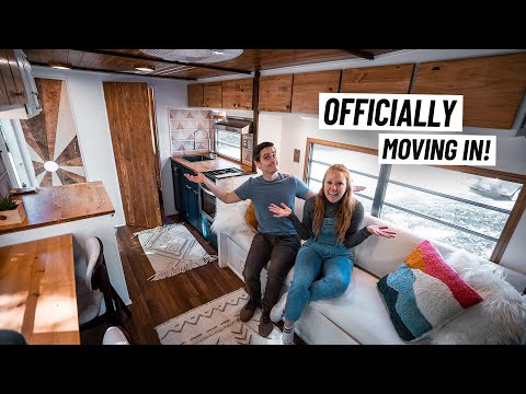 We’re Finally MOVING IN!! - The RV Is Ready For its First Official Trip 😮