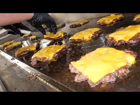 Sold out every day! The Juicy Hamburger that won the 1st place in the Yongsan Seoul Korea 신용산 버거보이